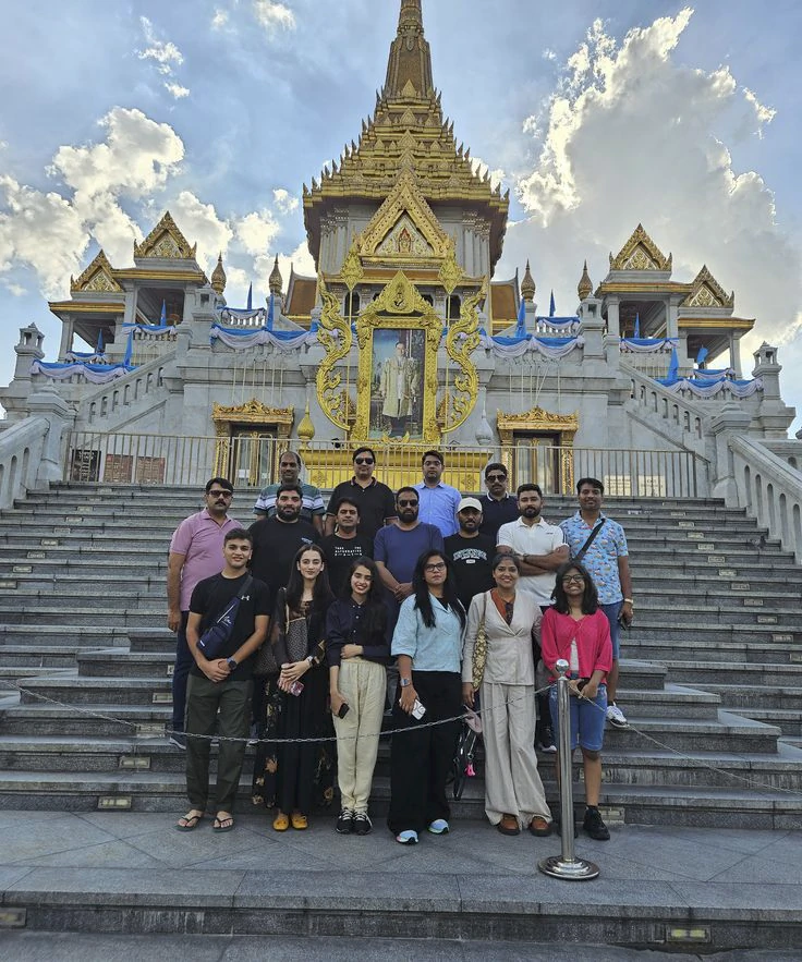 ARR Holidays group travellers at a Bangkok temple